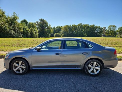 Used 2012 Volkswagen Passat 2.5 SE image 2