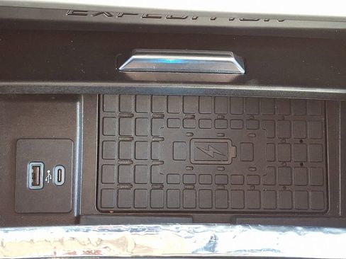 Used 2024 Ford Expedition Max XLT image 25