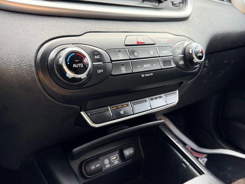Used 2018 Kia Sorento FWD image 26