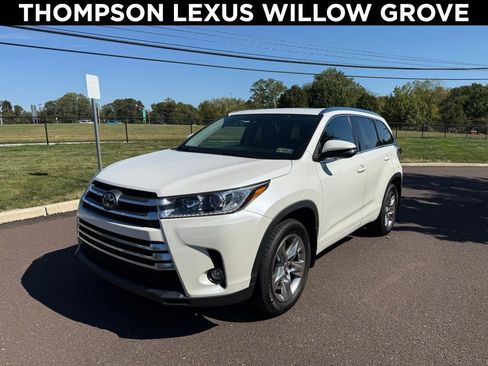 Used 2019 Toyota Highlander Limited image 1
