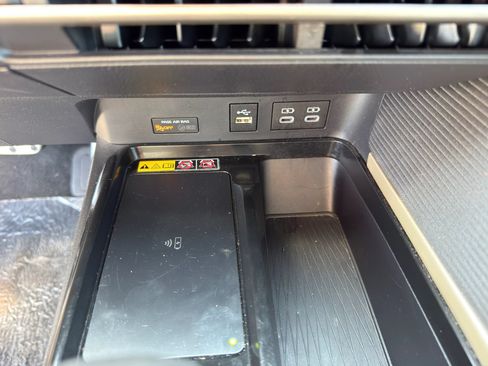 Used 2025 Toyota Camry SE FWD image 19