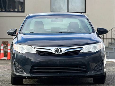 Used 2012 Toyota Camry L image 2