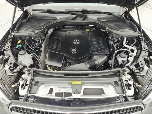 Used 2025 Mercedes-Benz GLC 350e 4MATIC image 16