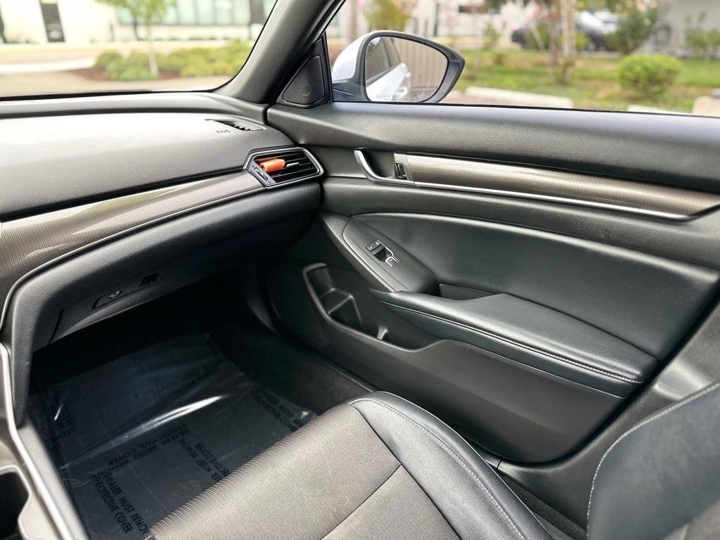 Used 2018 Honda Accord Sport image 12