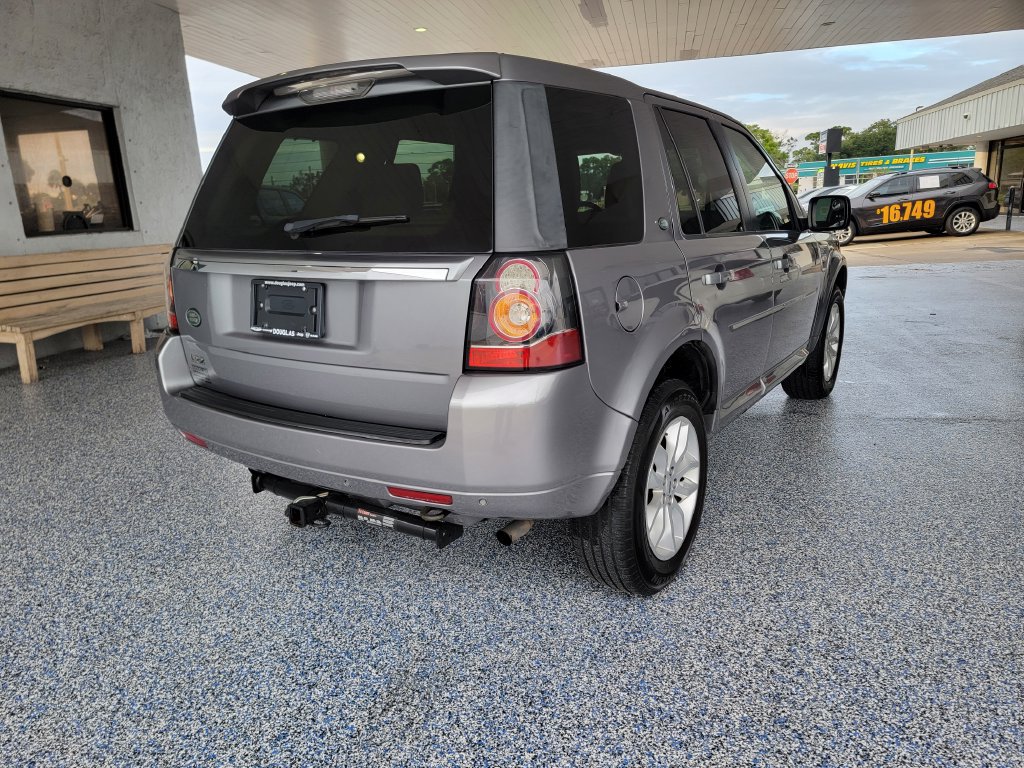 Used 2013 Land Rover LR2 AWD/4WD image 2