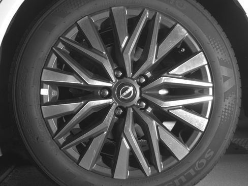 Used 2025 Nissan Altima 2.5 SV image 14