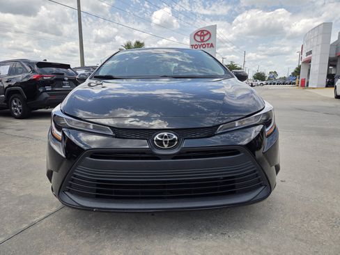 Certified 2023 Toyota Corolla LE FWD image 2