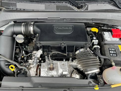 Used 2025 Jeep Compass Limited image 34