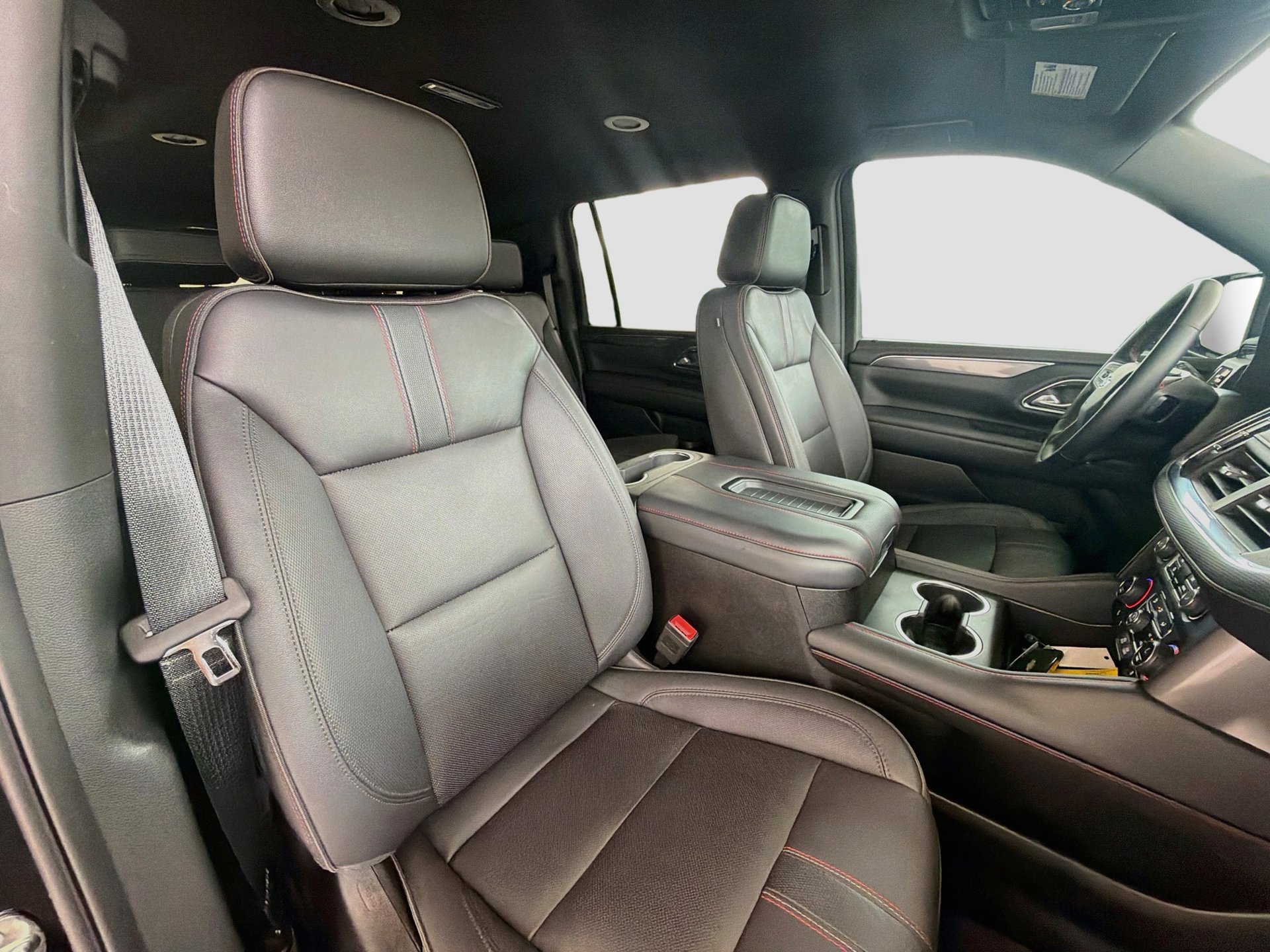 Used 2023 Chevrolet Suburban RST w/ Luxury Package RWD image 16