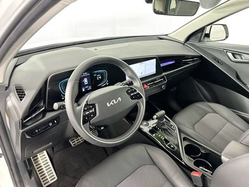 Used 2023 Kia Niro EX Touring FWD image 21