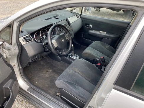 Used 2011 Nissan Versa 1.8 S w/ Plus Pkg FWD image 5