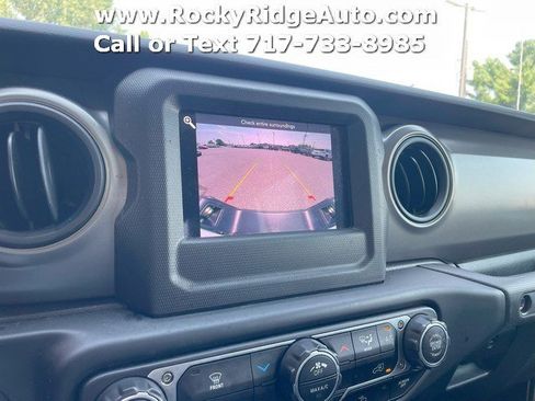 Used 2023 Jeep Gladiator Sport image 10