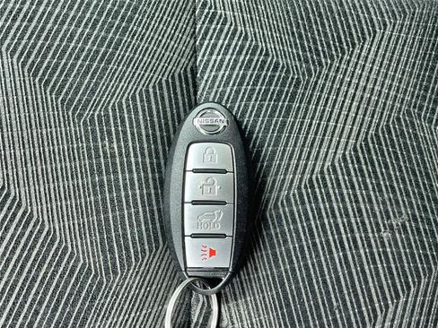 Used 2016 Nissan Rogue SV w/ SV Premium Package image 33