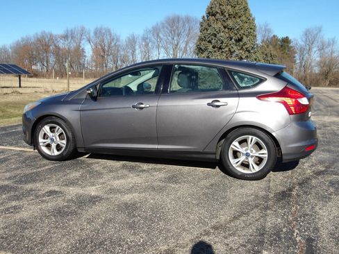 Used 2014 Ford Focus SE w/ SE Winter Package image 12