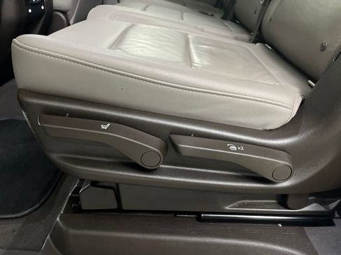 Used 2021 Chevrolet Suburban LT AWD/4WD image 56