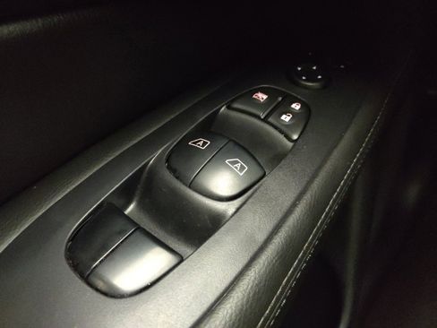 Used 2019 Nissan Pathfinder SV AWD/4WD image 27