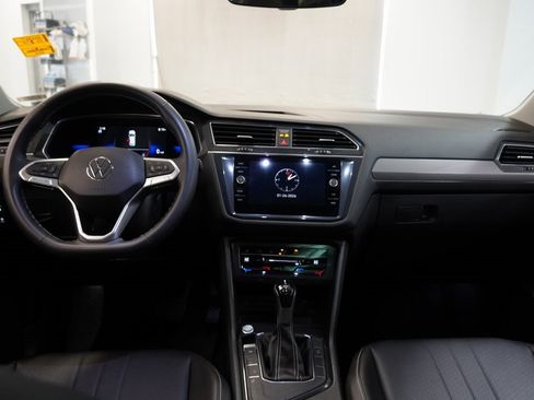 Used 2022 Volkswagen Tiguan SE image 10