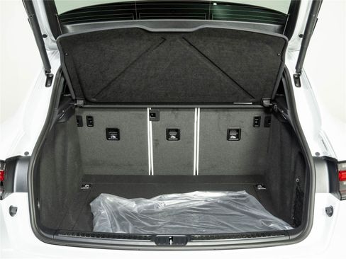 New 2026 Porsche Macan S AWD/4WD image 31