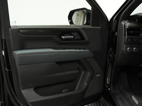 New 2026 GMC Yukon XL AT4 w/ AT4 Premium Plus Package AWD/4WD image 28