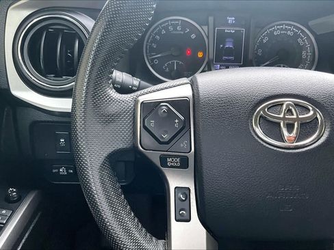 Used 2022 Toyota Tacoma SR5 w/ Technology Package RWD image 24