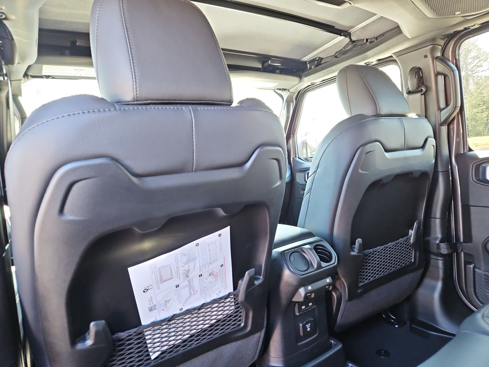 New 2026 Jeep Wrangler Unlimited Sahara AWD/4WD image 20
