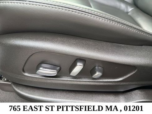 Used 2024 Cadillac XT6 Sport w/ Technology Package AWD/4WD image 19