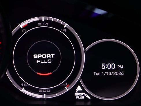 Used 2022 Porsche Cayenne Platinum Edition image 19