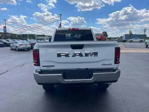 Used 2025 RAM 2500 Big Horn AWD/4WD image 4