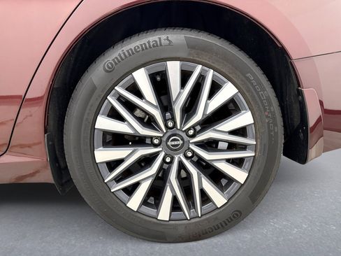 Used 2023 Nissan Altima 2.5 SV FWD image 12