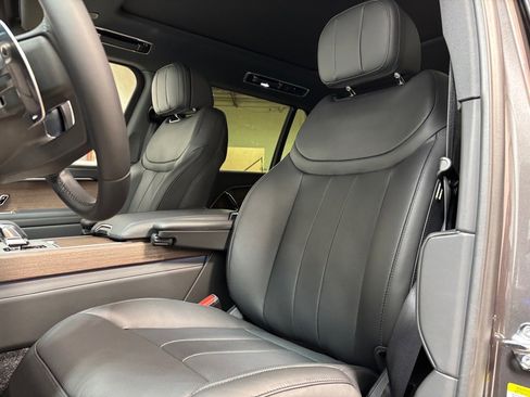 New 2025 Land Rover Range Rover Long Wheelbase SE image 22