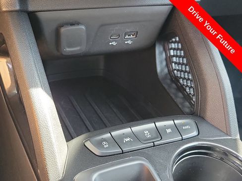 Used 2025 Chevrolet TrailBlazer LT AWD/4WD image 14