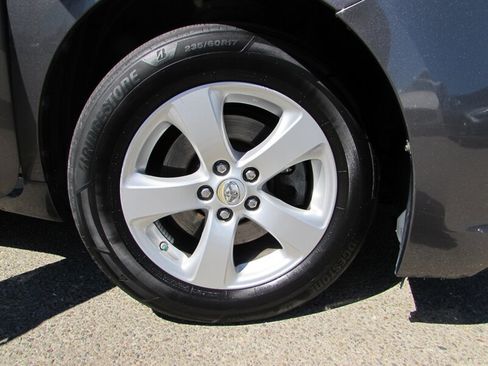 Used 2012 Toyota Sienna LE FWD image 28