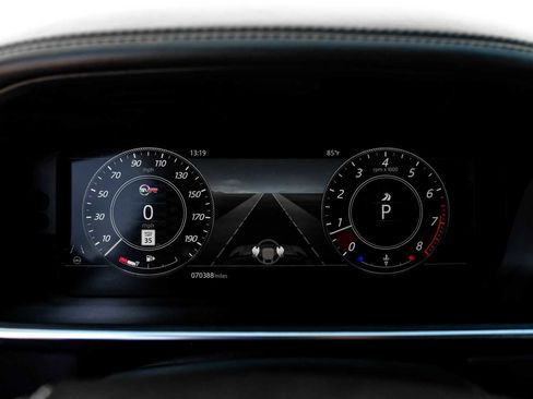 Used 2020 Land Rover Range Rover Sport SVR image 18