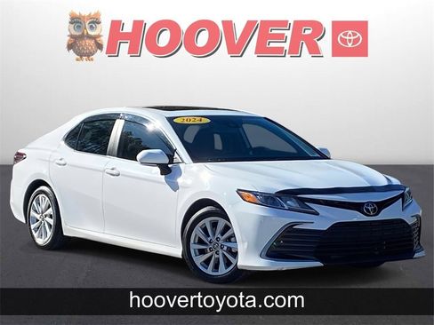 Used 2024 Toyota Camry LE image 1