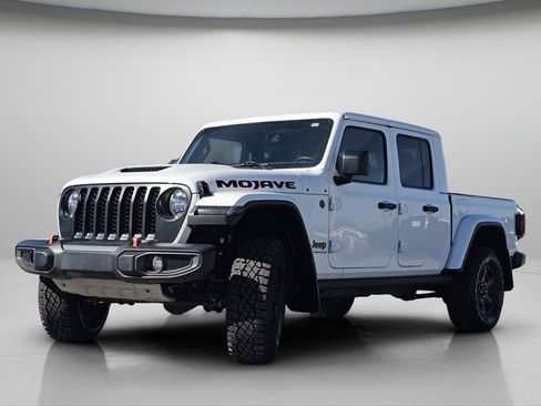 Used 2023 Jeep Gladiator Mojave w/ Cold Weather Group AWD/4WD image 22