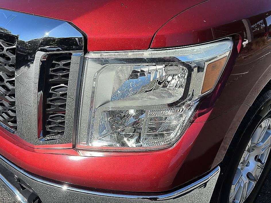 Used 2017 Nissan Titan SV RWD image 13