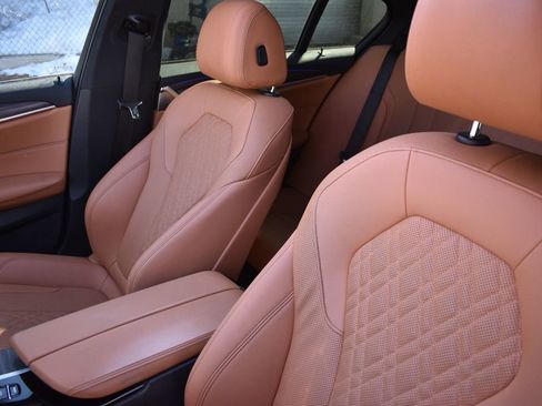 Used 2023 BMW 540i w/ M Sport Package image 9