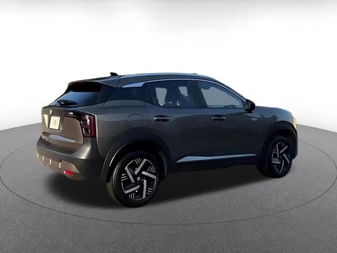 Used 2026 Nissan Kicks SV w/ Cold Weather Package FWD image 10