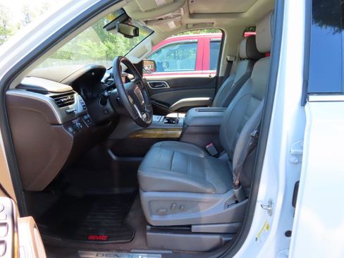 Used 2017 GMC Yukon XL Denali w/ Enhanced Security Package RWD image 15