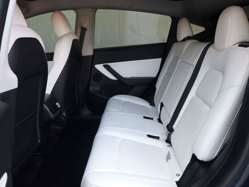 Used 2022 Tesla Model Y Performance AWD/4WD image 18