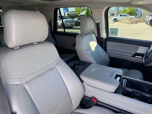 Used 2025 Ford Expedition Max Active AWD/4WD image 18