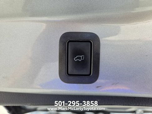 Used 2019 Toyota Highlander XLE AWD/4WD image 21