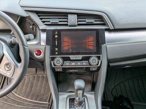 Used 2017 Honda Civic Touring image 7