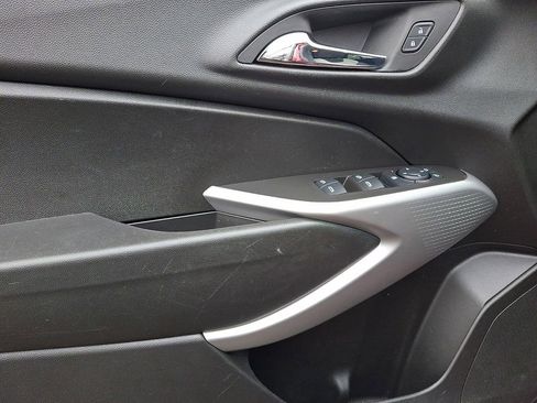 Certified 2024 Chevrolet Trax RS image 12