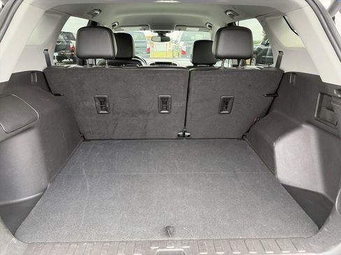 Used 2024 GMC Terrain SLT FWD image 12