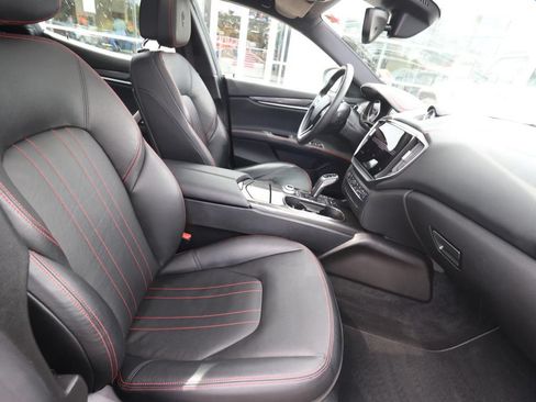 Used 2021 Maserati Ghibli S RWD image 15