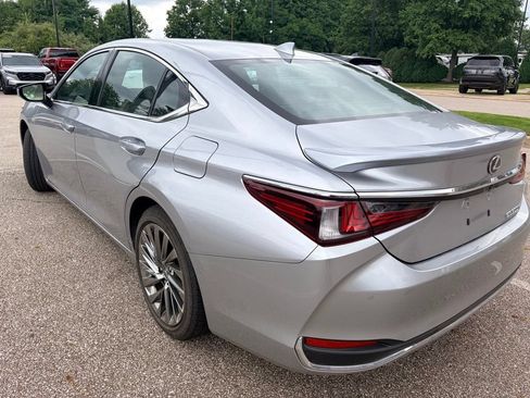 Used 2025 Lexus ES 300h w/ Accessory Package (Z1) FWD image 8