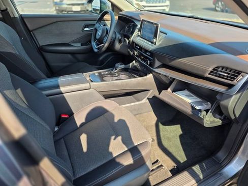 Used 2023 Nissan Rogue SV FWD image 39