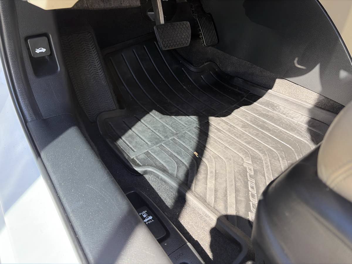 Used 2017 Honda Accord Touring image 11