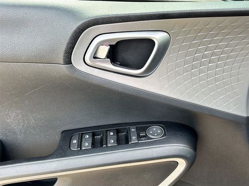 Used 2020 Kia Soul X-Line FWD image 17